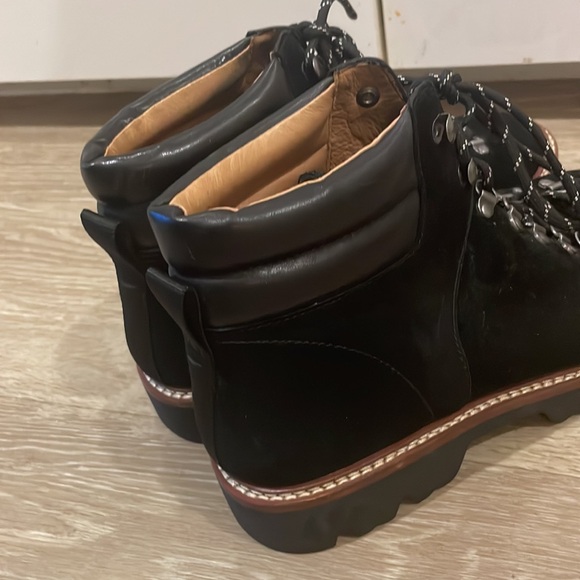 The Citywalk - Lugsole Hiker Boot in Leather - Picture 6 of 7